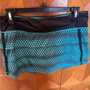 Lululemon Turquoise and Black Skirt